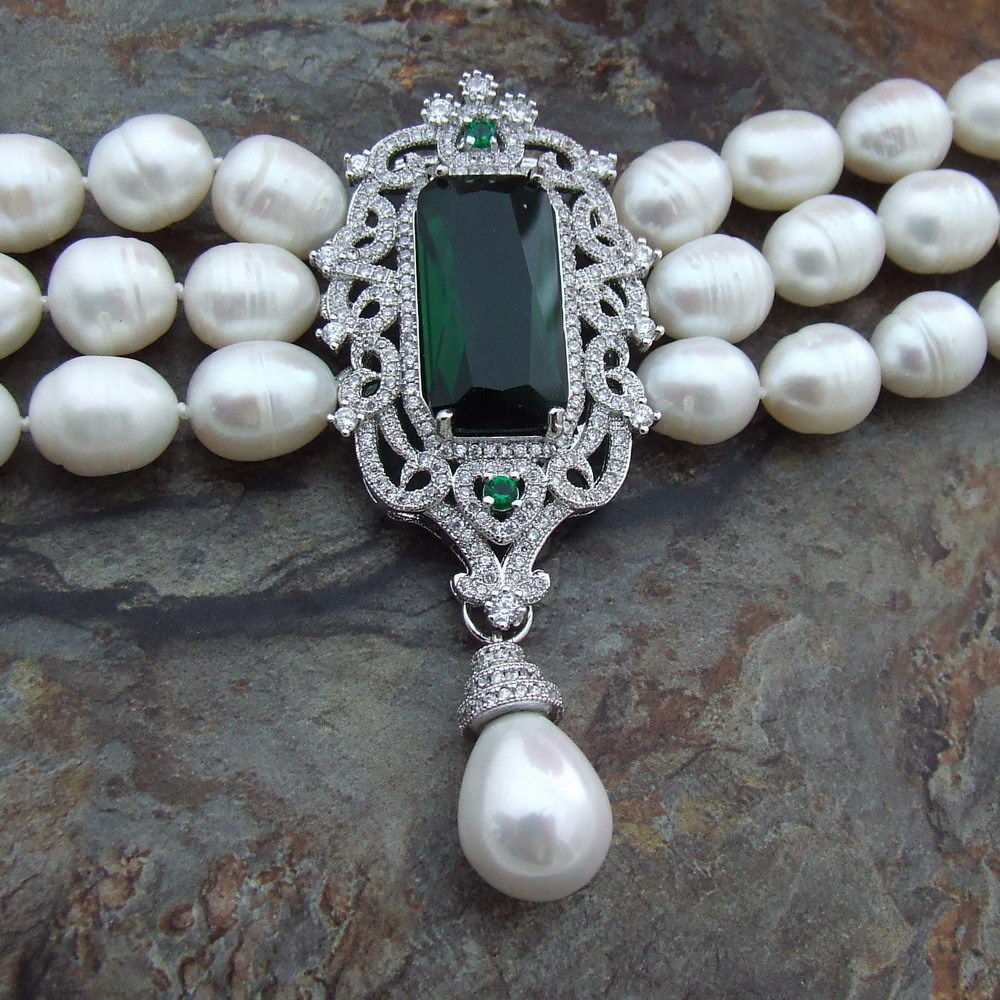 Women’s Luxury Layers Bracelet with Natural Pearls Women’s Luxury Layers Bracelet with Natural Pearls