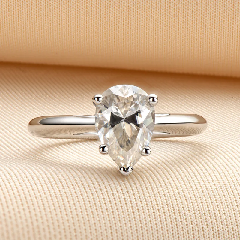 2 Carats Ring with Real Moissanite Stone