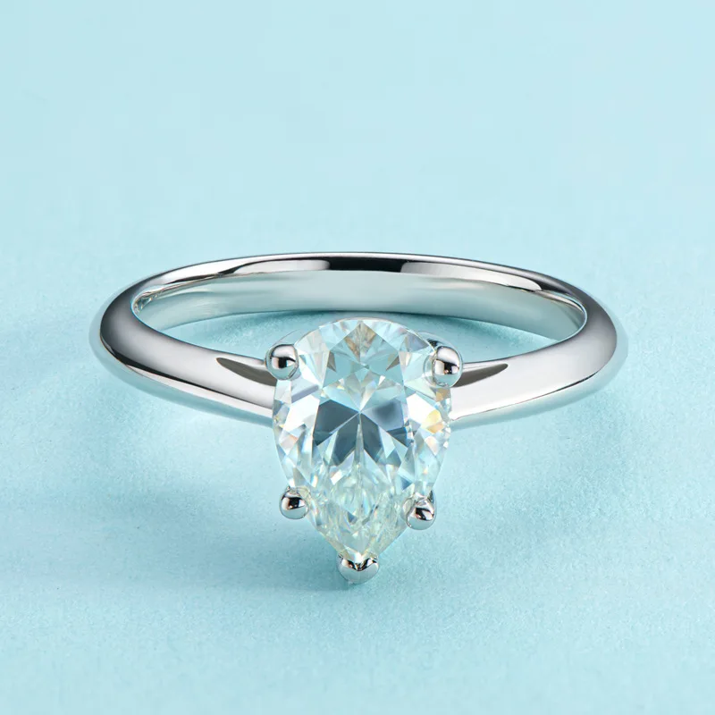 2 Carats Ring with Real Moissanite Stone
