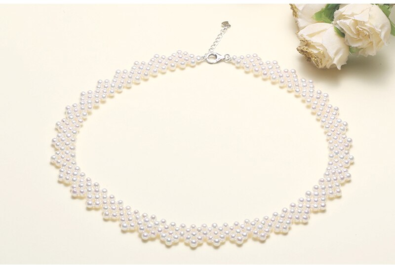 Women's Vintage Pearls Choker