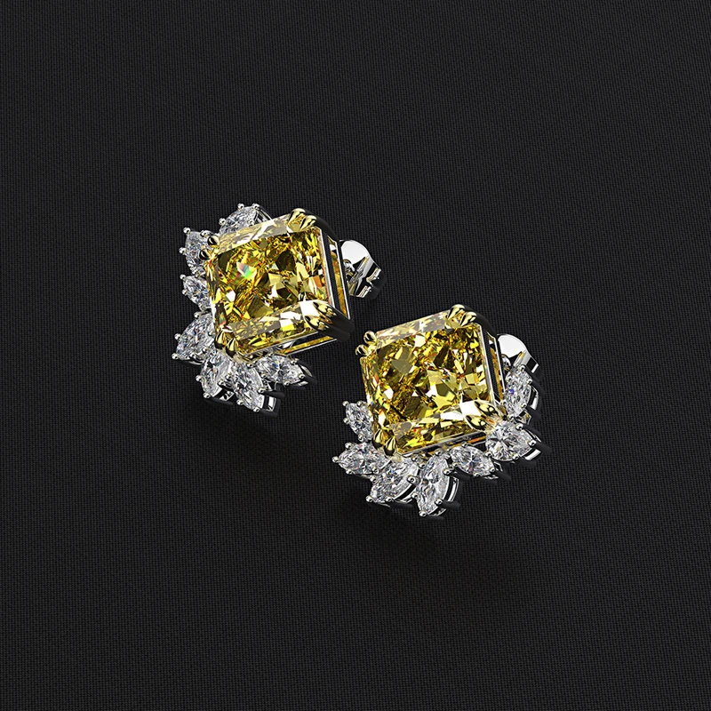 11 Carats Square Flower Stud Earrings